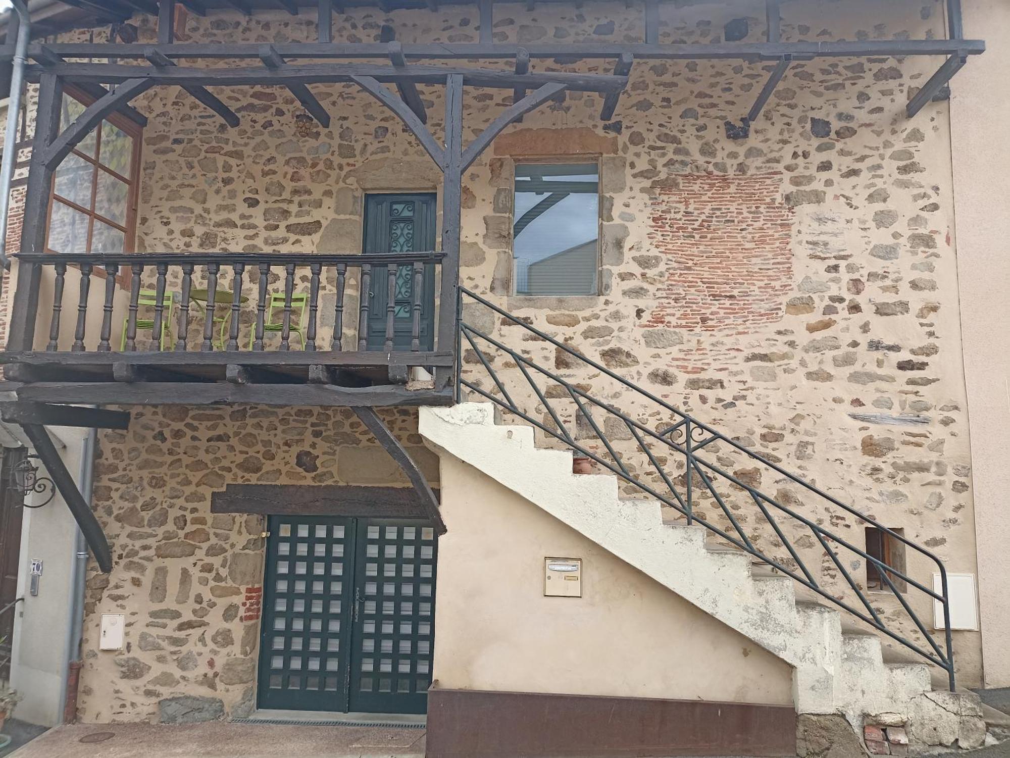 ホテル Le Coustalou Livinhac-le-Haut エクステリア 写真